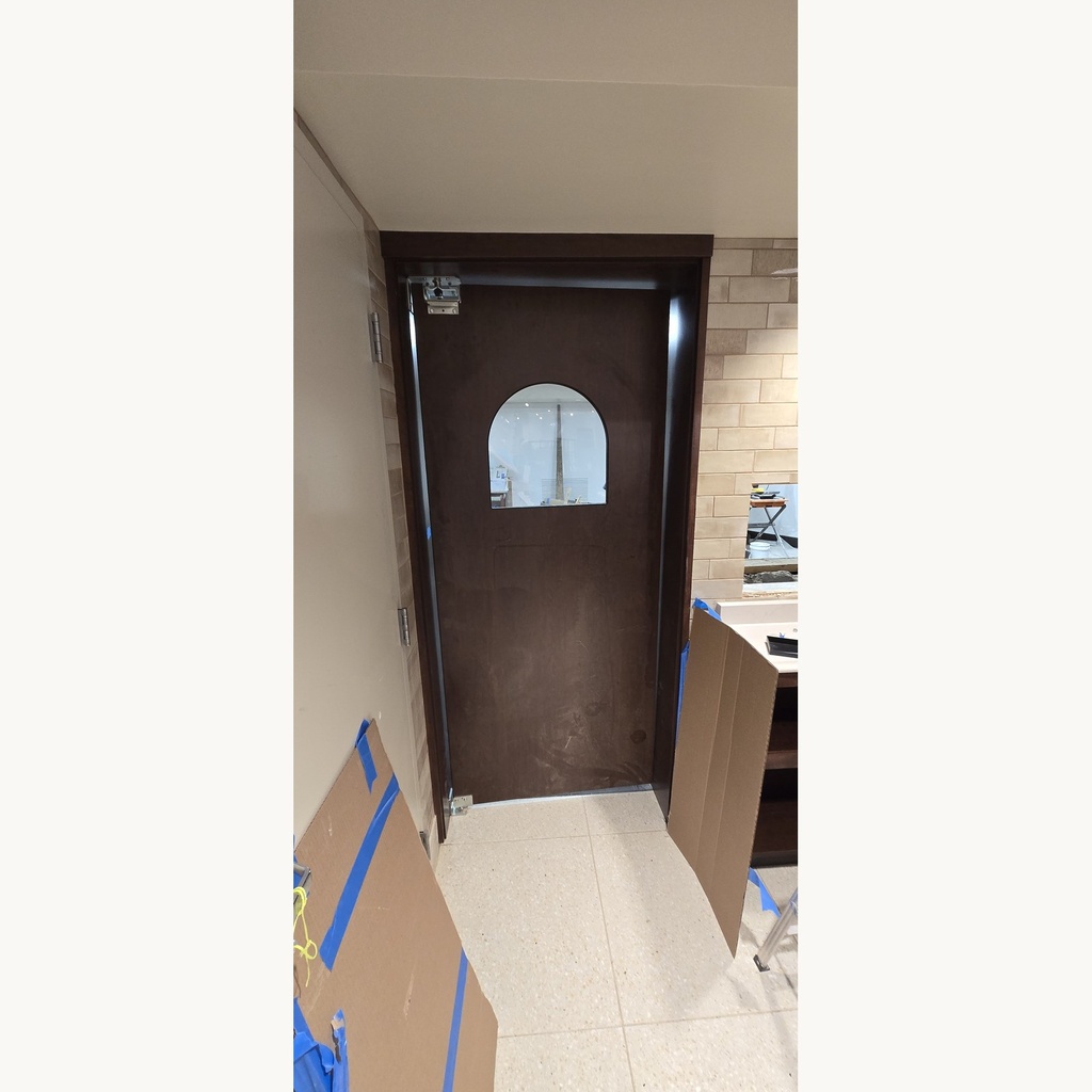 door_traffic_cocoa_maple_installed